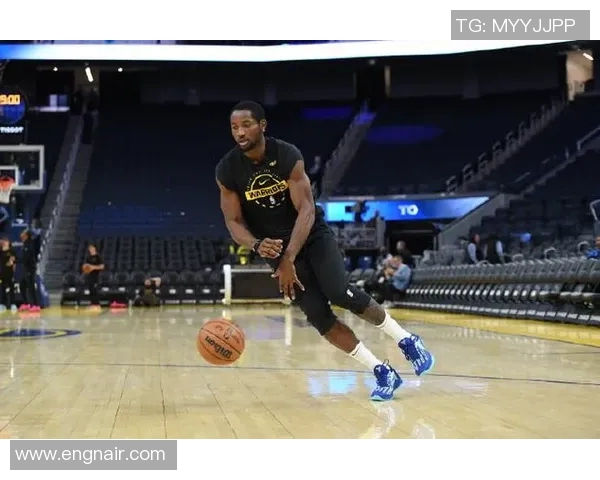 勇士与灰熊激战31日赛场谁能在季后赛争夺中占得先机